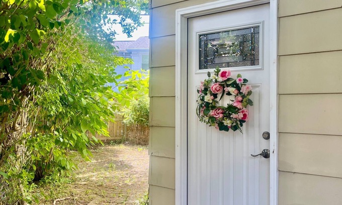 Amherst House | Cozy Loft suite in Amherst NY (No Pet)