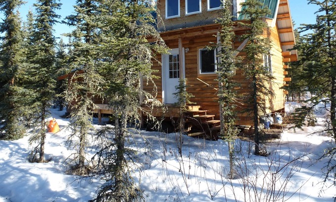 Fairbanks Cabin | Cozy Log / pond cabin ,Oppurtunity for dog sled rides .