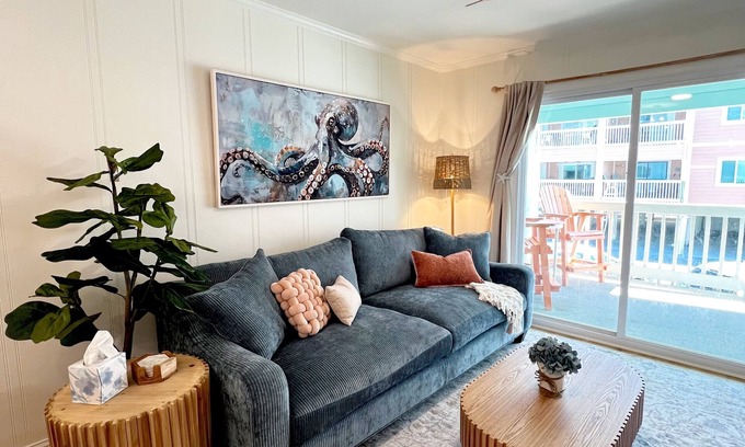 Garden City Condo | Cozy Luxe Beach Condo: Fully Renovated + Pool + Steps to Sand + Prime Location