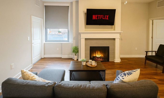 Downtown Cleveland Apartment | Cozy Luxe Suite | Rock Hall Casino Stadiums