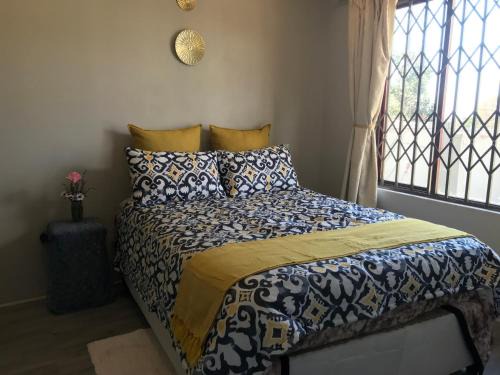 Kareeberg House | Cozy Luxury NO ANIMAL PRODUCTS ALLOWED ON PREMISES