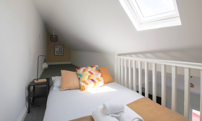 Canton Apartment | Cozy Mezzanine Flat In Vibrant Canton