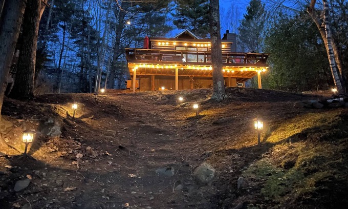 South China Cabin | Cozy Mid-Coast Cabin on China Lake-Family Friendly!