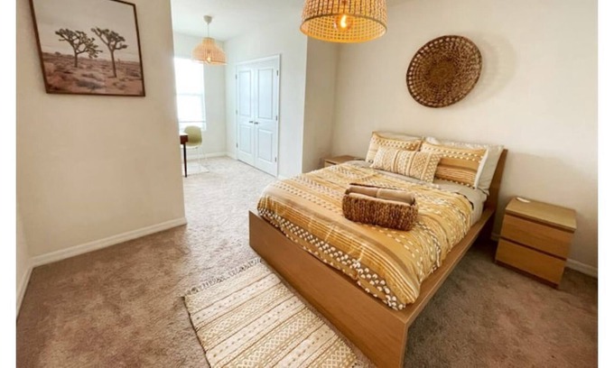 Riverview House | Cozy Midcentury House