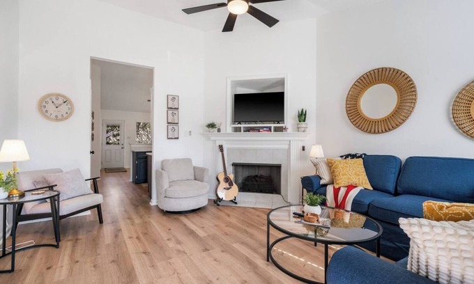 Southaven House | Cozy Miss - Comfy Family-Friendly Bungalow/Fenced Yard - Peaceful Neighborhood!