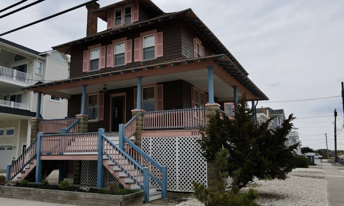Sea Isle City Apartment | COZY MODERN & AFFORDABLE 1st floor SIC apartment ONE BLOCK from beach