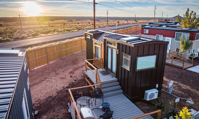 Apple Valley Apartment | Cozy modern tiny home near ZION & private deck