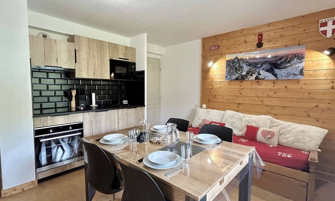 Flumet Apartment | Cozy Mountain Apartment for 4 with Pool, Parking, and Ski Access in Flumet