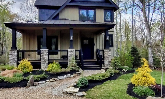 Blowing Rock House | Cozy Mountain Escape—Sweetgrass Retreat for Romance & Family Fun