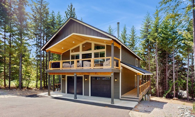 Ronald Cabin | Cozy Mountain Getaway, New Build with Modern Comforts – Near Lake Cle Elum