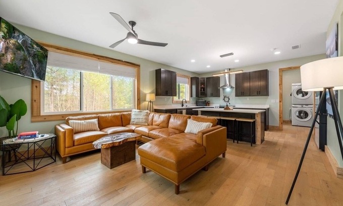 Copperhill House | Cozy mountain home just a mile from white water rafting and national Park