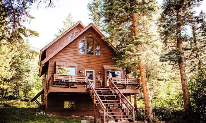 Ridgway House | Cozy mountain retreat minutes from Downtown Ouray!