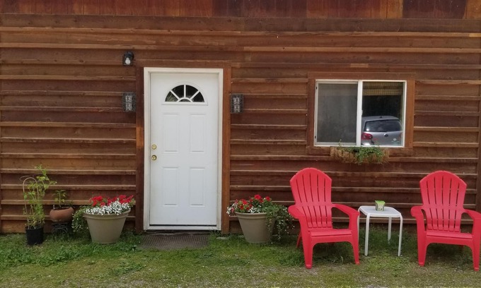 Coram Apartment | “Cozy Mountain Suites - #1 just 5 minutes from Glacier Park”