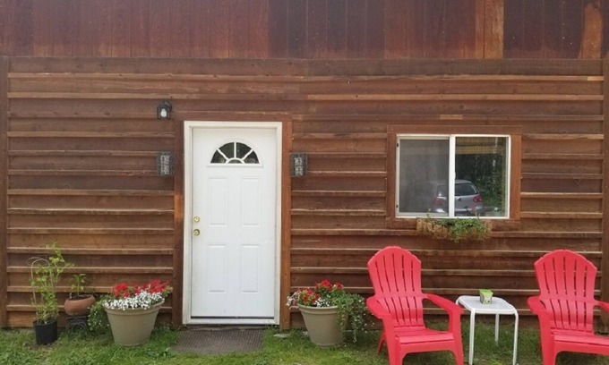 Coram Apartment | “Cozy Mountain Suites - #3 just 5 minutes from Glacier Park”