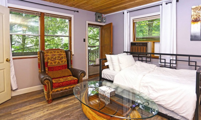 Severn Cabin | Cozy Muskoka Getaway right on the River!