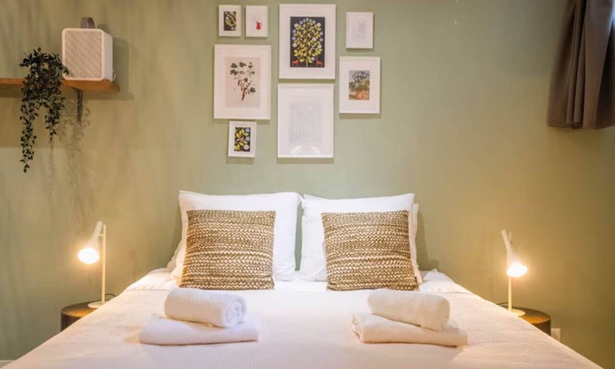 Kinkerbuurt Apartment | Cozy Nassau Canal Suite