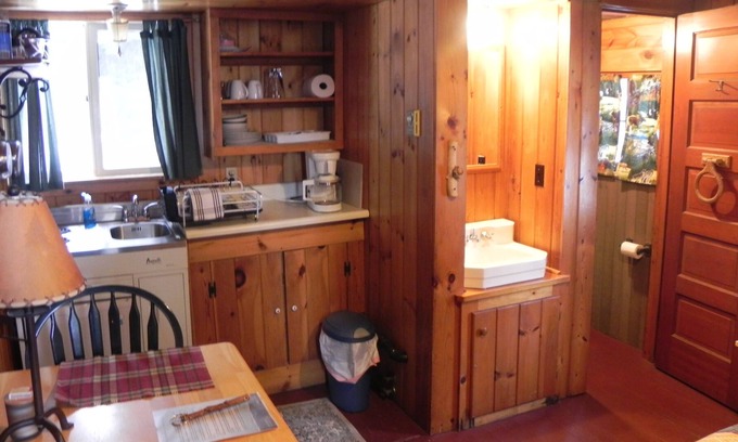Lake Placid Cabin | Cozy one room cabin with kitchenette