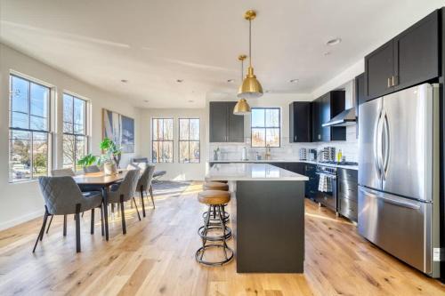 North Tabor House | Cozy Perfect Portland Escape - Chefs Kitchen