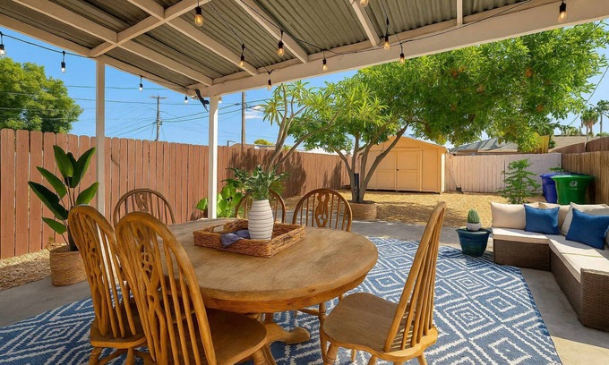 City Heights House | Cozy Pet Friendly Escape with Outdoor Dining