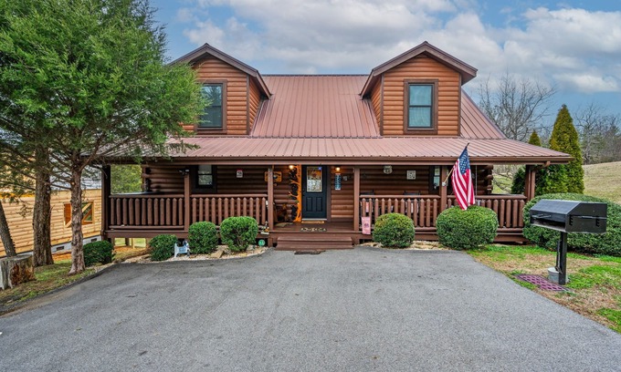 Sevierville Cabin | Cozy Pigeon Forge Cabin