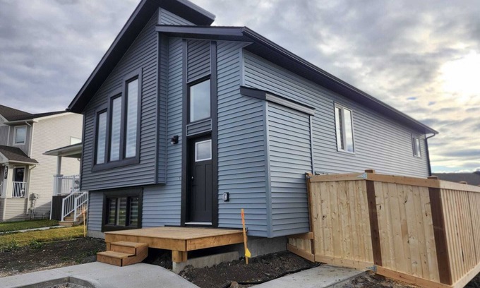 Grande Prairie House | Cozy Prairie