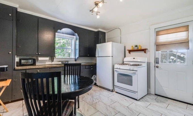 Freetown - Port Rico Apartment | Cozy Private Bedroom in Central Lafayette Shared Home