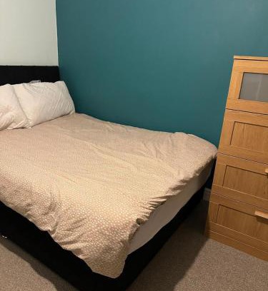 Heathfield House | Cozy private room in South London