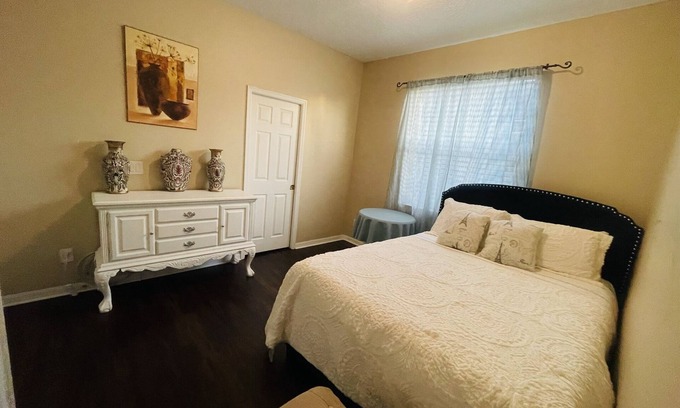 Vista East House | Cozy private room with bath