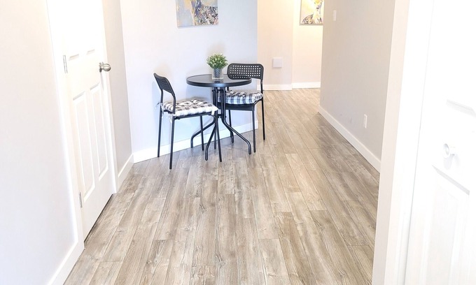 Fort Gary House | Cozy Private Suite in Bridgewater - Private Entrance