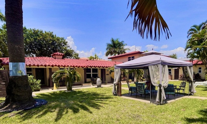 Coral Ridge Condo | Cozy Queen Studio-1M walk to Central BEACH- RELAX in the ❤️ of Ft. Lauderdale