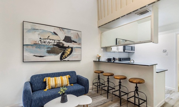 West Campus Apartment | Cozy Renovated 2 Bedroom Apt Near Downtown