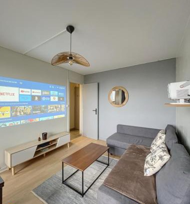 La Mulatiere Apartment | Cozy renovated apartment with cinema atmosphere and view