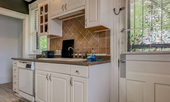 Walnut Hills House | Cozy, renovated century home. Minutes to downtown Cinncinatti* SLEEPS 17