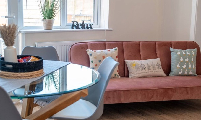 Eastbourne Apartment | Cozy Retreat - short or long stays