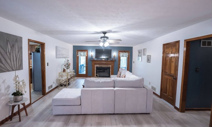 Fayetteville House | COZY Retreat