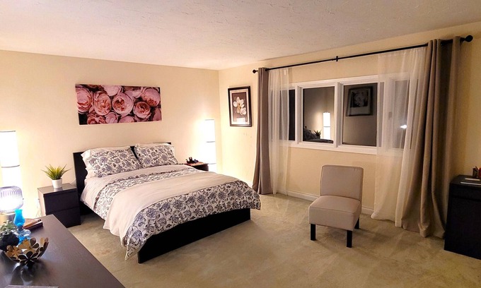 Puslinch House | Cozy Room w/Ensuite BA, parking near 401 DT Guelph