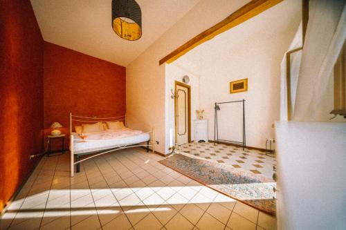 Fratta House | Cozy Room with Terrace, Ping Pong & Billiard Table