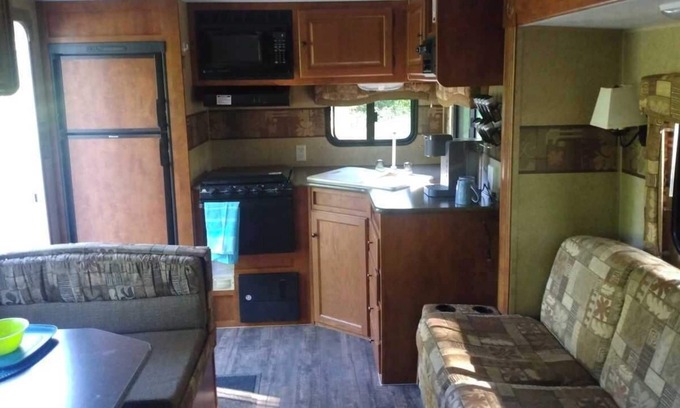 Black Creek House | Cozy RV nestled on a 31.9 acre property mins from Miracle Beach Provincial Park