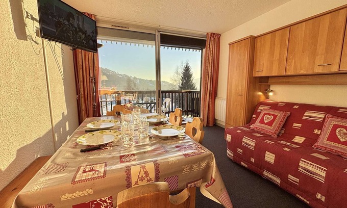 Notre-Dame-de-Bellecombe Apartment | Cozy studio at the foot of the slopes with pool and parking - 4 pers