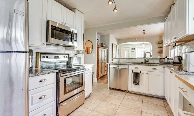 Liberty Wells House | Cozy Salt Lake City Home w/Yard: 3 Mi to Downtown