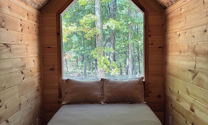 Jasper Cabin | Cozy Secluded Tiny Home with Wood-Burning Hot Tub and Private Deck