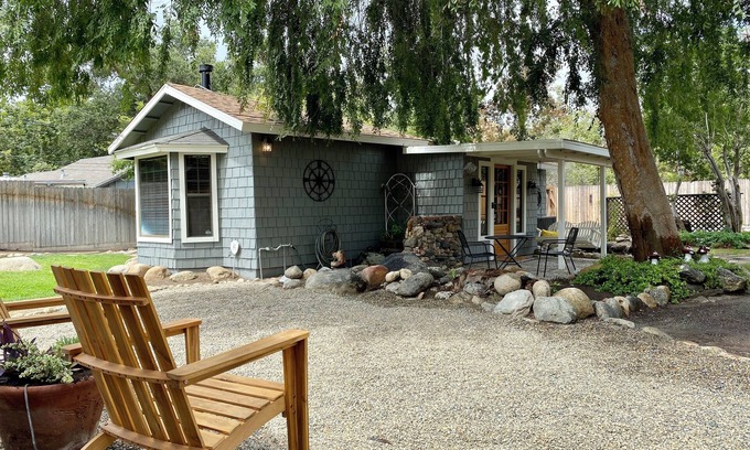 Springville Cottage | Cozy Sequoia . Close to The Springville Ranch Venue & Sequoia Nat. Park.