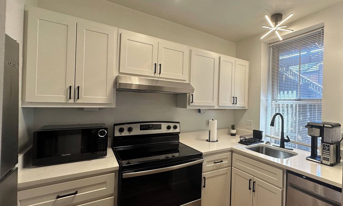 Soulard Apartment | Cozy Soulard Getaway