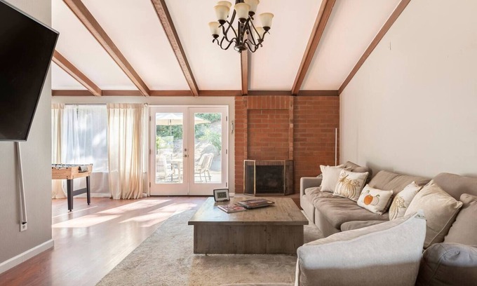 Rancho Bernardo House | Cozy Spacious Home w/fireplace, close to attractions! Poway/Rancho Bernardonn