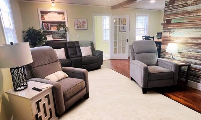 Columbia House | Cozy Stay Near it all: USC, Ft. Jackson & Columbia Venues