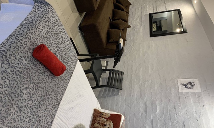 Greater Johannesburg Metropolitan Area Apartment | Cozy studio apartment