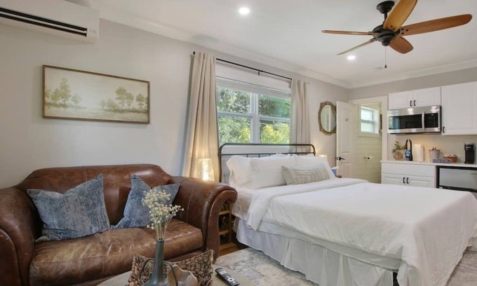 El Cid Apartment | Cozy Studio Downtown WPB -Unit C