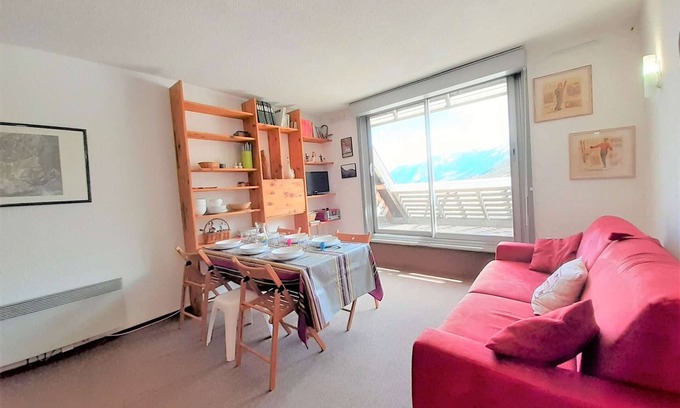 Piau Engaly Apartment | Cozy Studio for 6 with Mountain View, Ski Locker, and Modern Amenities in Piau-Engaly