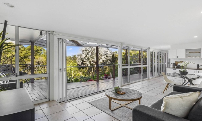 Coffs Harbour House | Cozy Studio, Gas Fireplace, Sleeps up to 4