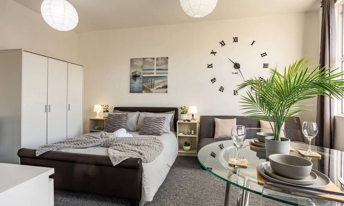 Royal Docks Apartment | Cozy Studio in the heart of London